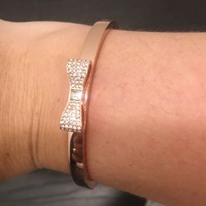 Rose gold bow bangle